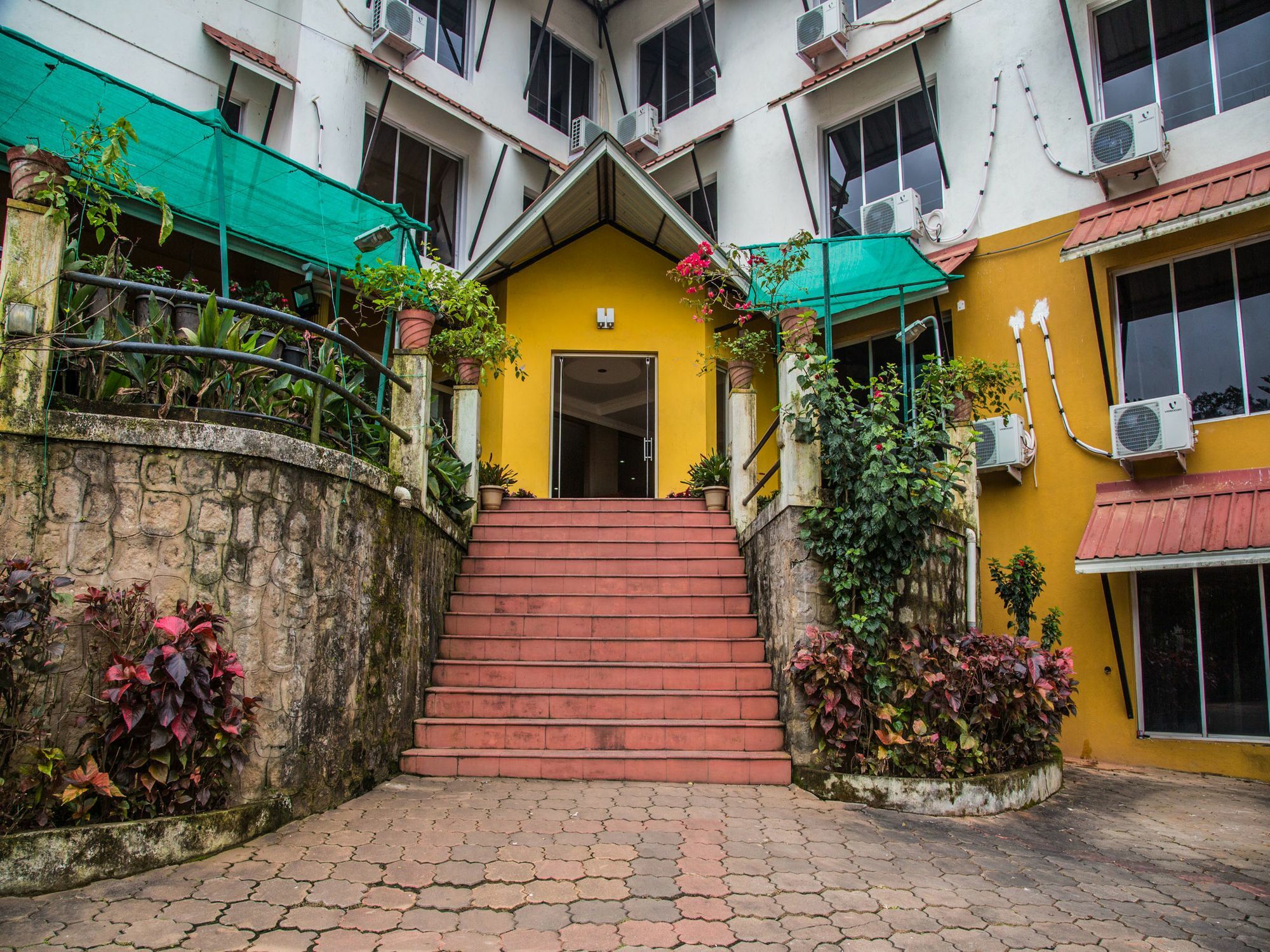 Hotel Sri Venkateshwara Residency Madikeri Exterior foto